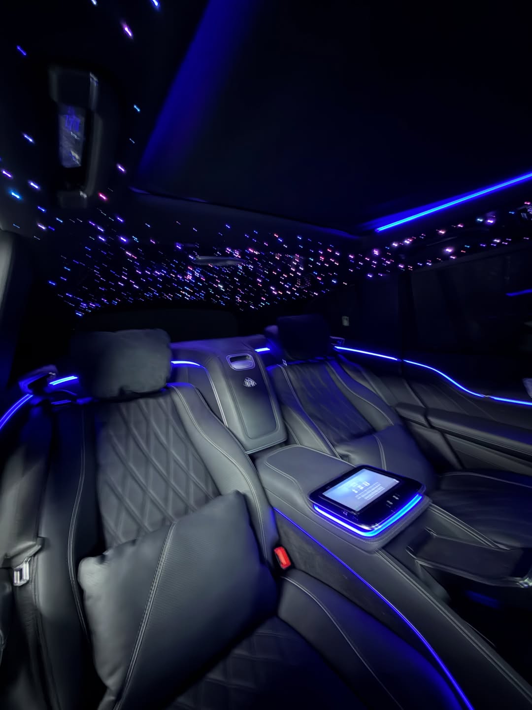 2025 MERCEDES-MAYBACH GLS 600 (First-Class Lounge Spec)