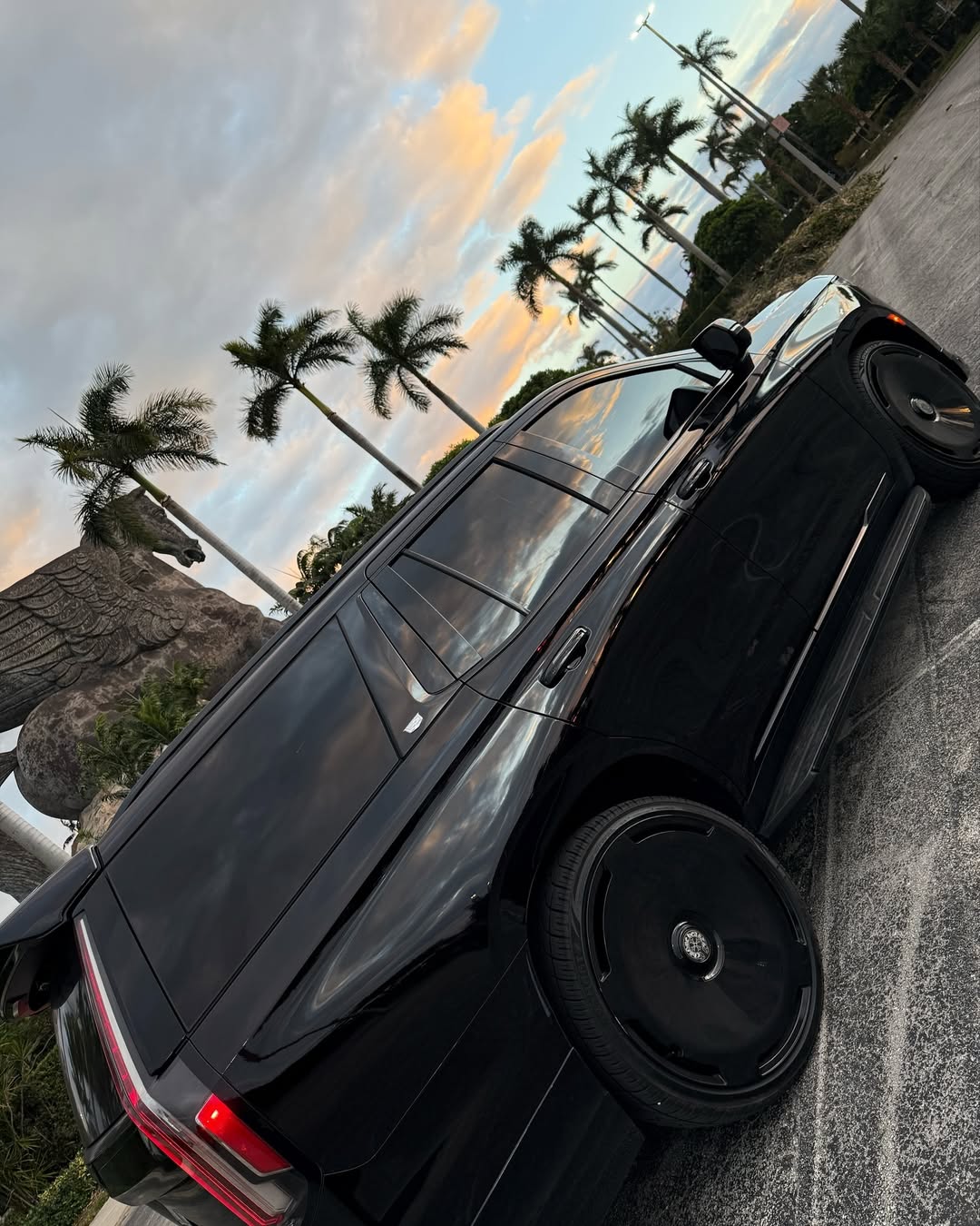 CHAUFFEUR 2025 CADILLAC ESCALADE V