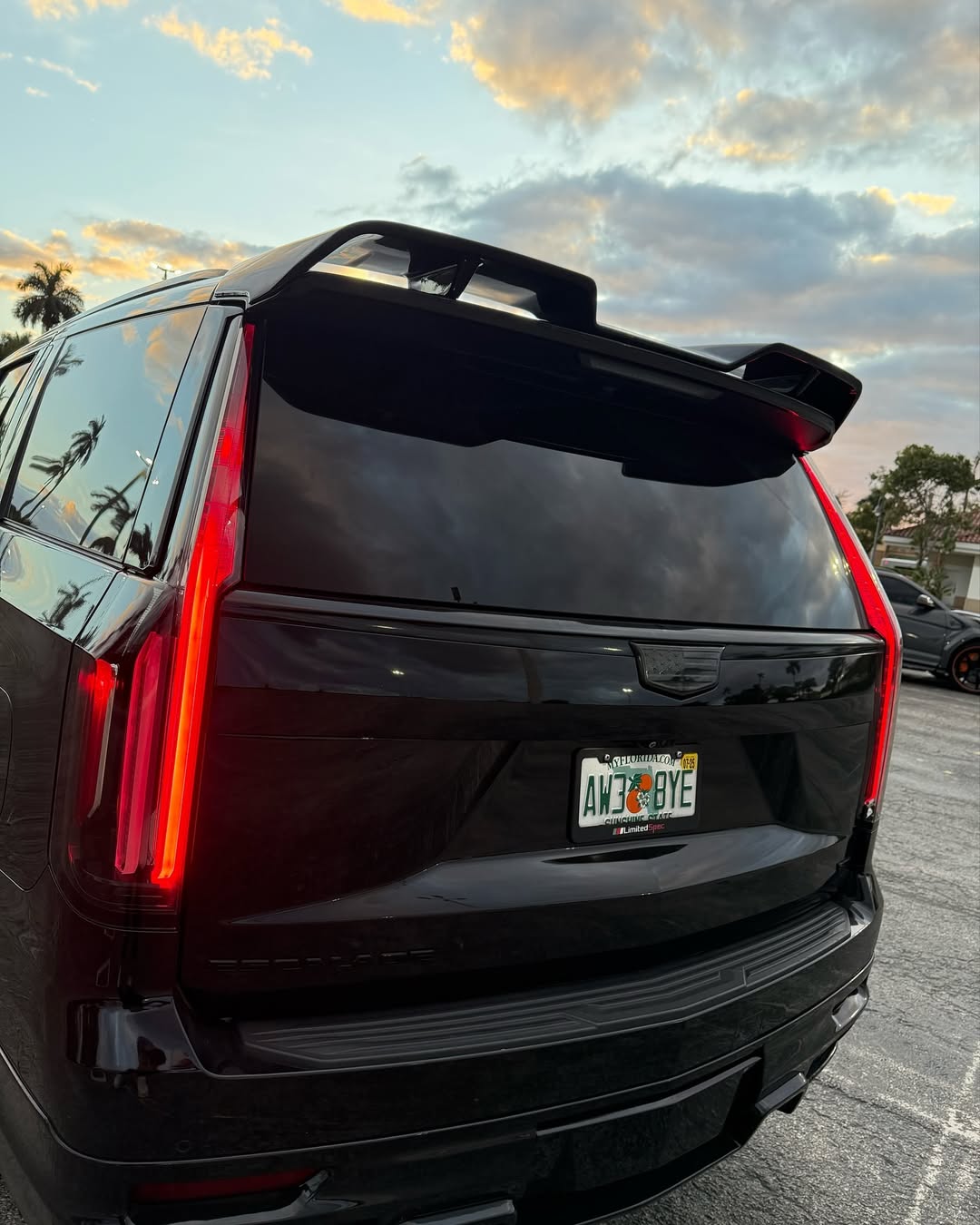 CHAUFFEUR 2025 CADILLAC ESCALADE V