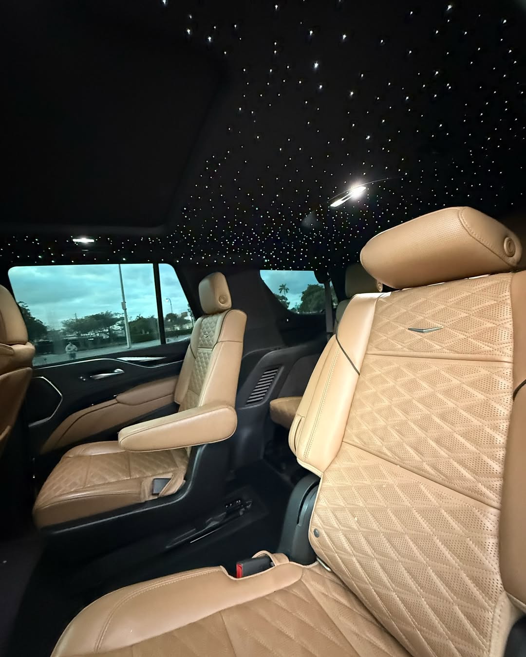 CHAUFFEUR 2025 CADILLAC ESCALADE V
