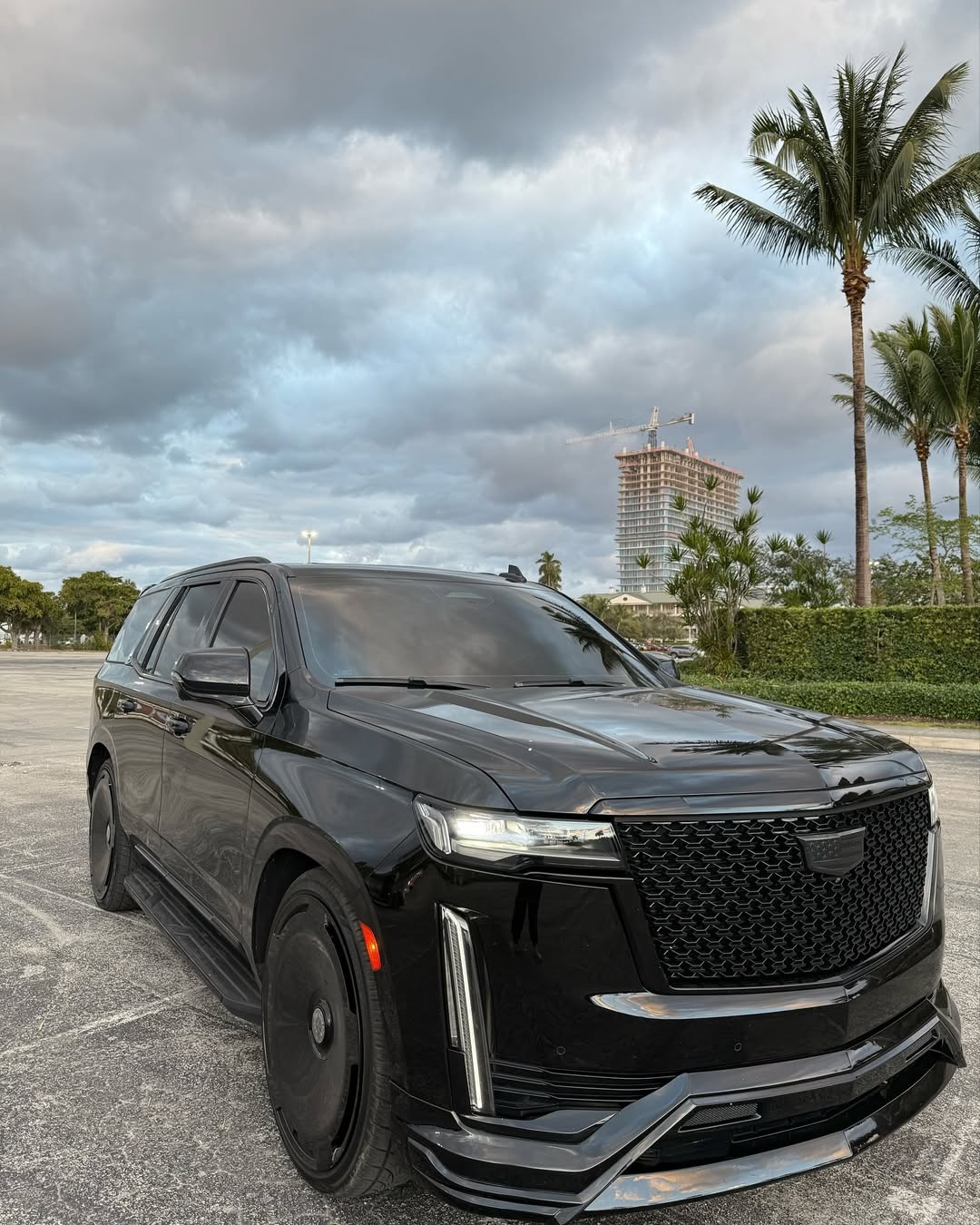 CHAUFFEUR 2025 CADILLAC ESCALADE V